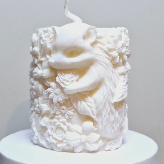 BOUGIE HÉRISSON DANS SES FLEURS